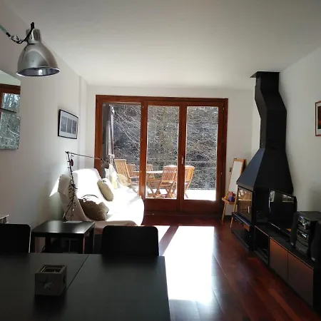 Magnific Mountain Retreat: Tranquil Nature Getaway In Vall Fosca Apartment